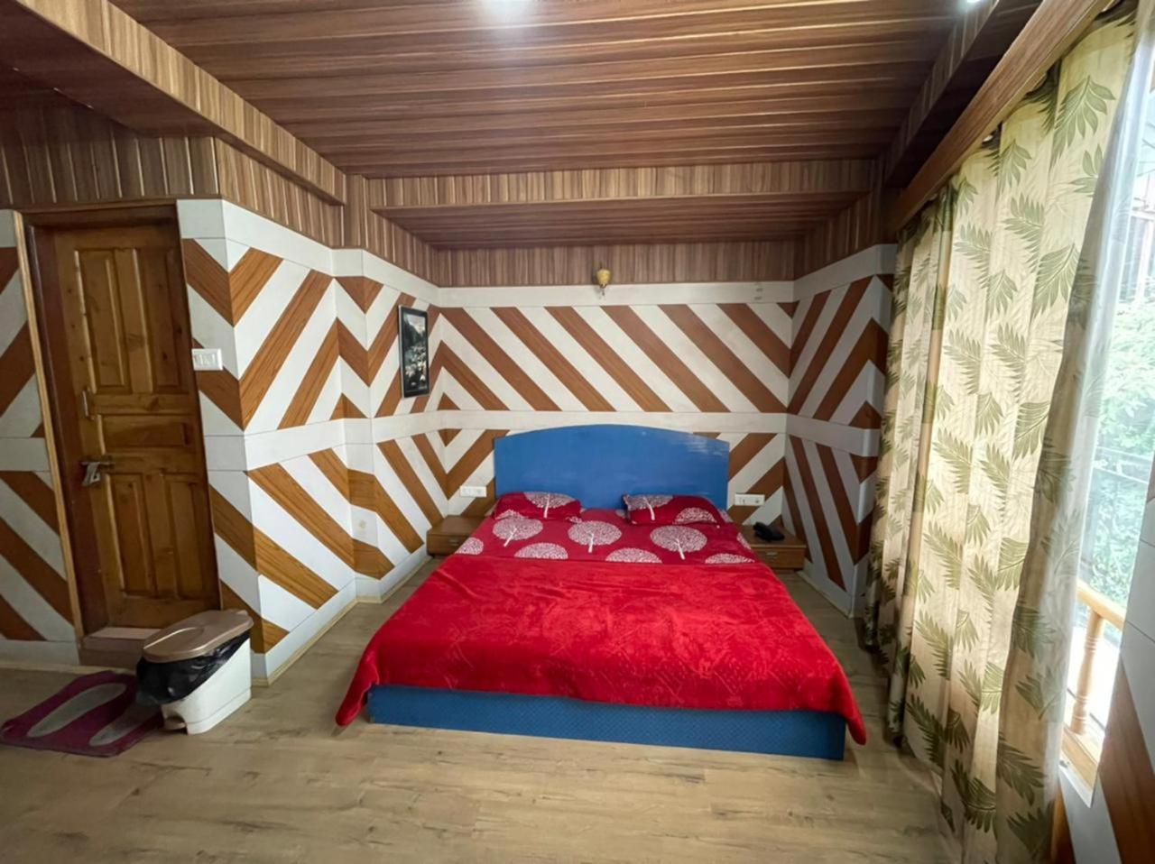 Hotel Snowflake Narkanda Bilik gambar