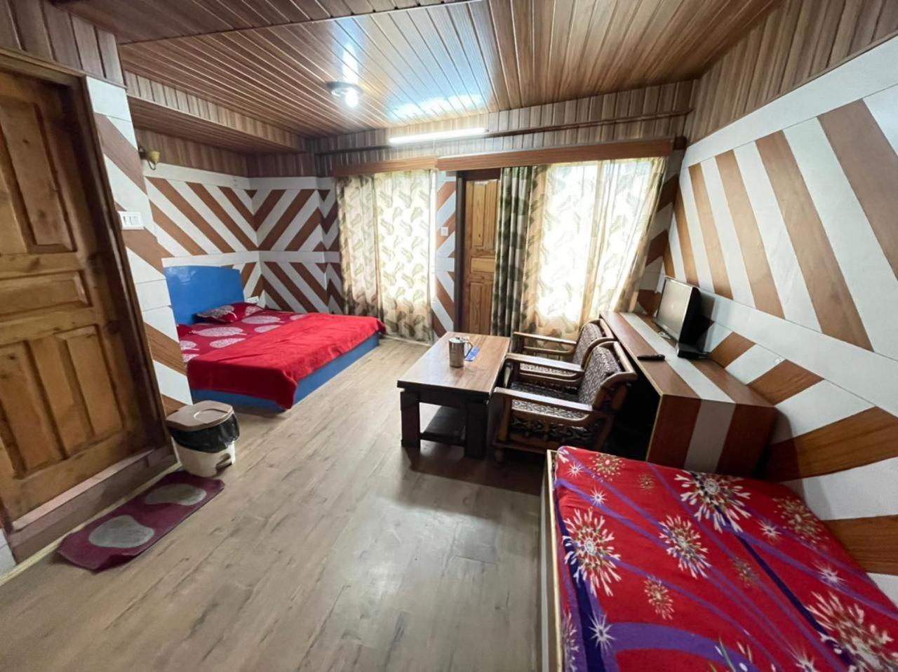 Hotel Snowflake Narkanda Bilik gambar